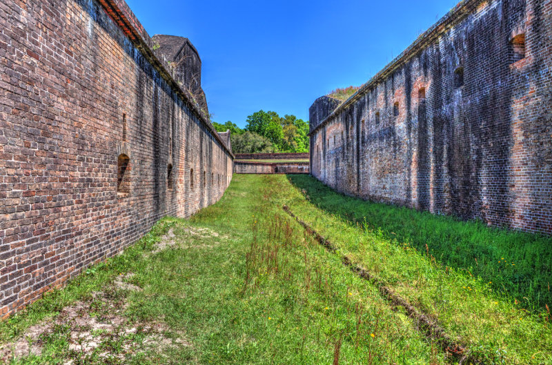 Advanced Redoubt of Fort Barrancas, Scarpe and Counterscrape