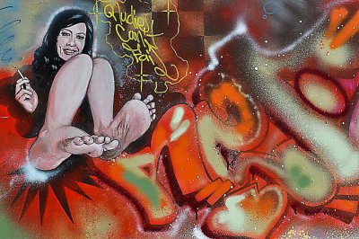 STREET ART l'Amour sur la Brique Brute. PARIS City Graffiti