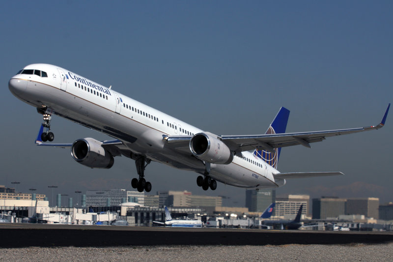 CONTINENTAL BOEING 757 300 LAX RF IMG_1338.jpg