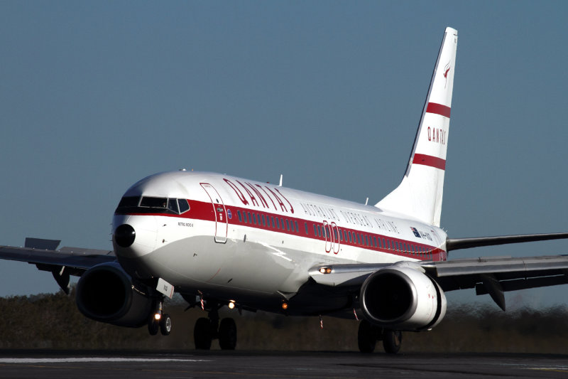 QANTAS BOEING 737 800 BNE RF IMG_2740.jpg