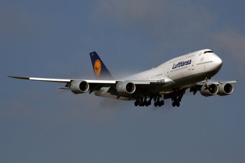 LUFTHANSA BOEING 747 800 JNB RF 5K5A8695.jpg