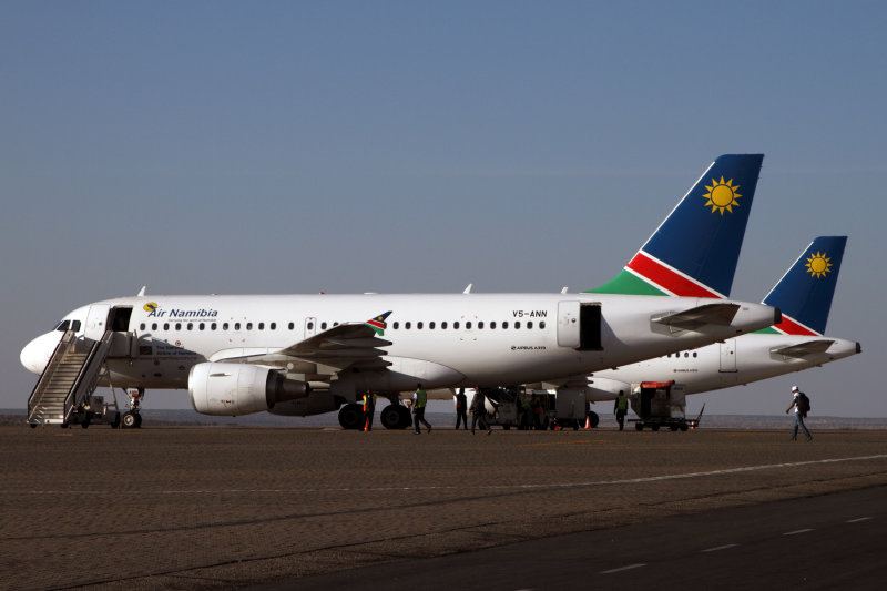 AIR NAMIBIA AIRBUS A320s WDH RF IMG_2952.jpg