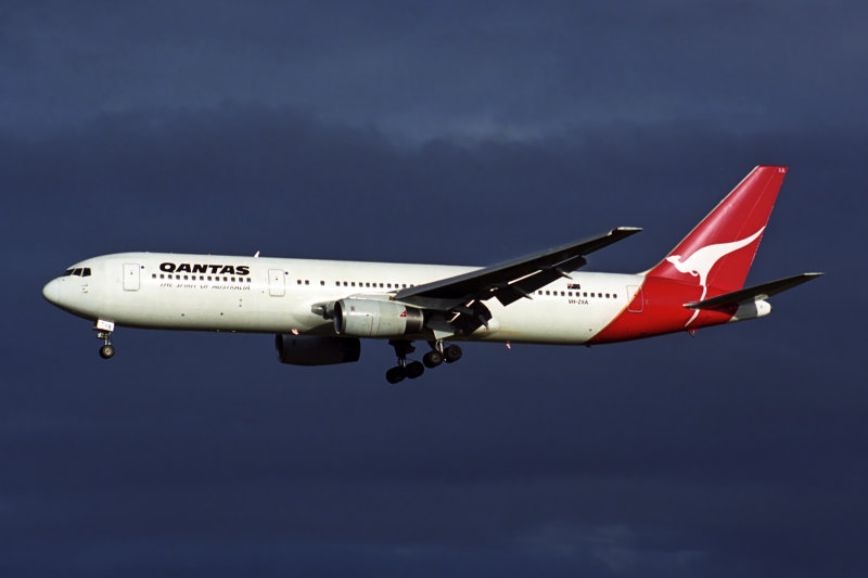 QANTAS BOEING 767 300 SYD RF 1617 30.jpg