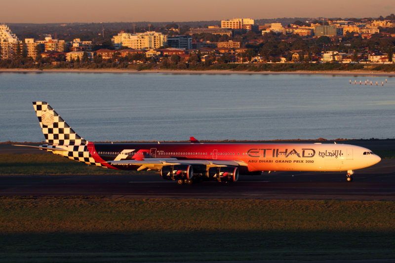 ETIHAD AIRBUS A340 600 SYD RF IMG_9710.jpg