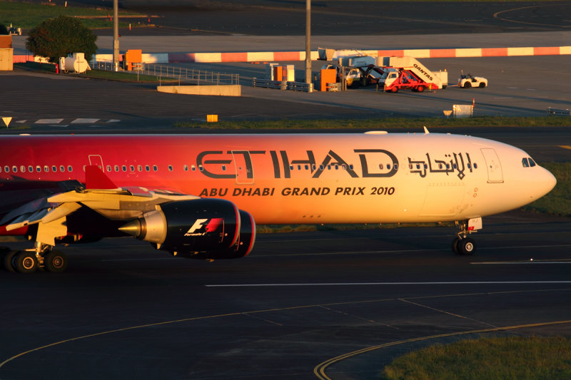 ETIHAD AIRBUS A340 600 SYD RF IMG_9711.jpg