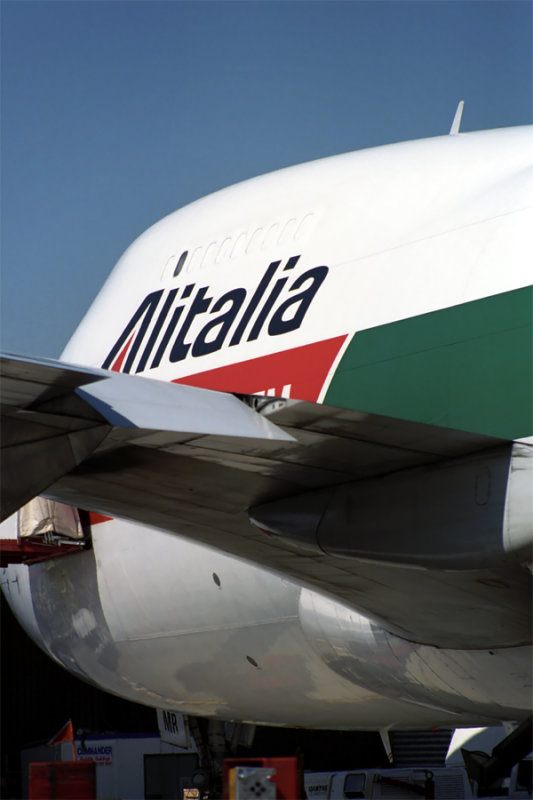 ALITALIA CARGO BOEING 747 200F MEL RF 1108 10.jpg