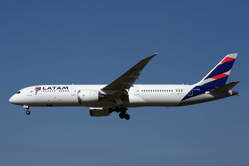 LATAM BOEING 787 9 MEL RF 5K5A2947.jpg