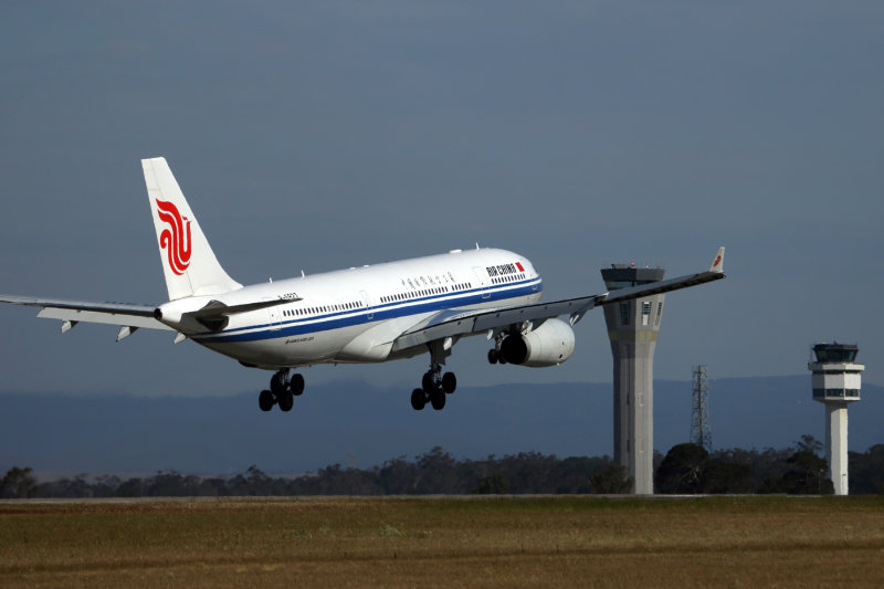 AIR CHINA AIRBUS A330 200 MEL RF 5K5A3569.jpg