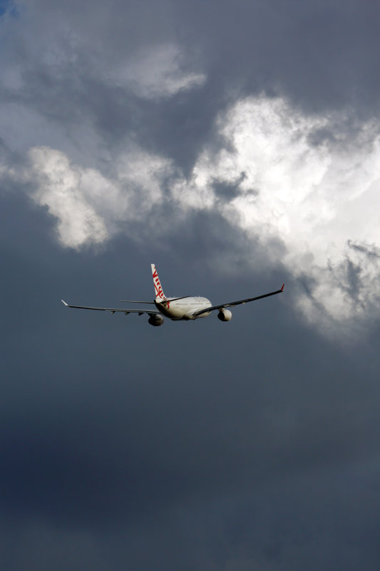 VIRGIN AUSTRALIA AIRBUS A330 200 PER RF 5K5A3325.jpg