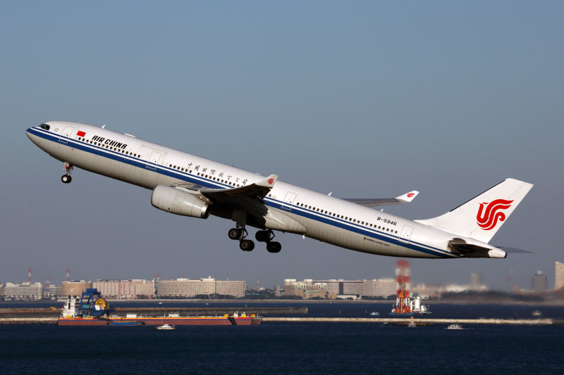 AIR CHINA AIRBUS A330 300 HND RF 5K5A4267.jpg