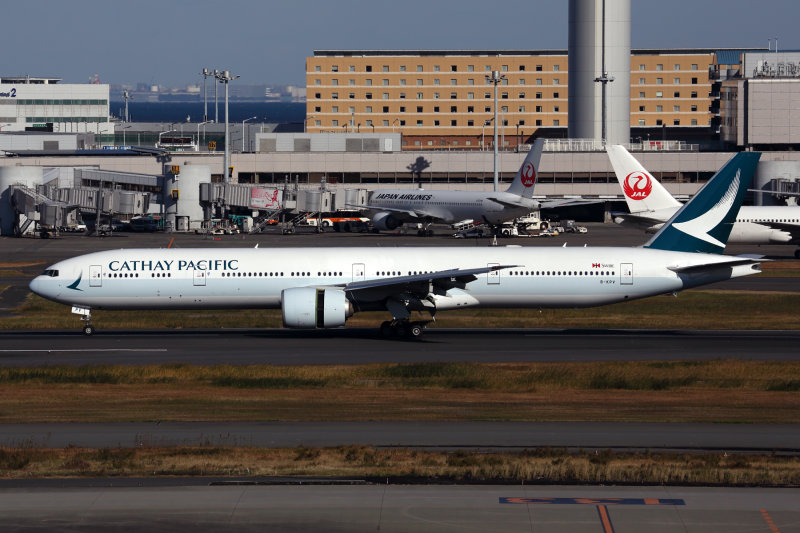 CATHAY PACIFIC BOEING 777 300ER HND RF 5K5A4198.jpg