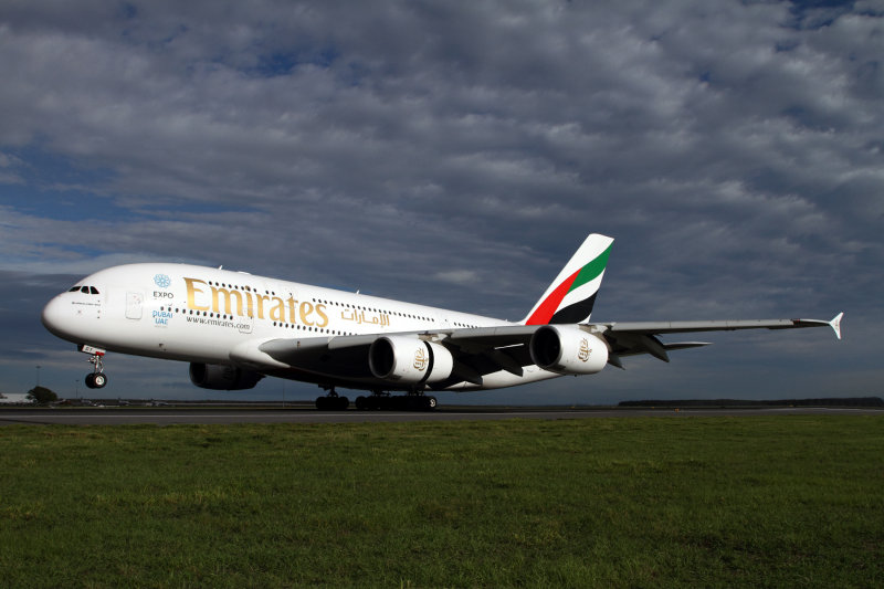 EMIRATES AIRBUS A380 BNE RF IMG_3258.jpg