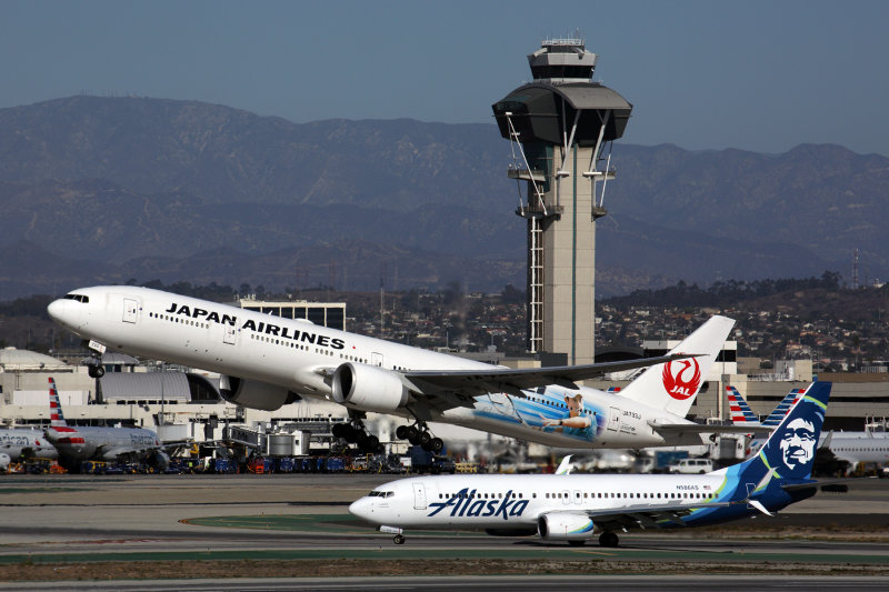 JAPAN AIRLINES BOEING 777 300ER LAX RF 5K5A4598.jpg