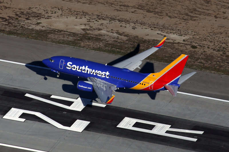 SOUTHWEST BOEING 737 700 LAX RF 5K5A4857.jpg