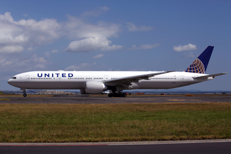 UNITED BOEING 777 300ER AKL RF 5K5A5578.jpg