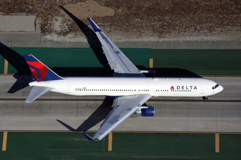 DELTA BOEING 767 300 LAX RF 5K5A4937.jpg