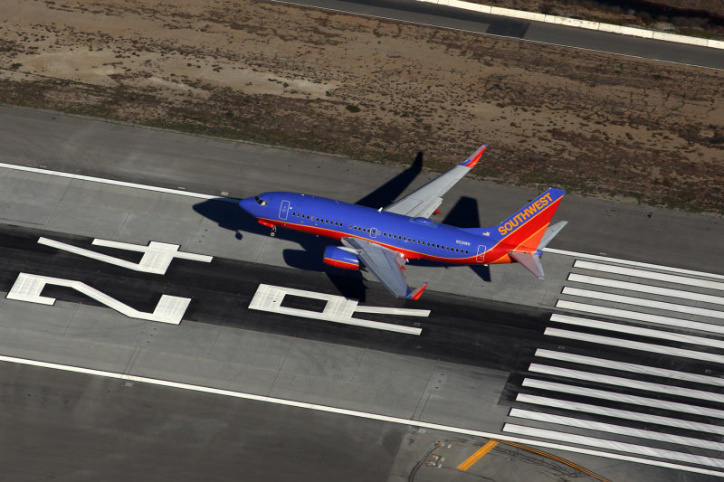 SOUTHWEST BOEING 737 700 LAX RF 5K5A5025.jpg