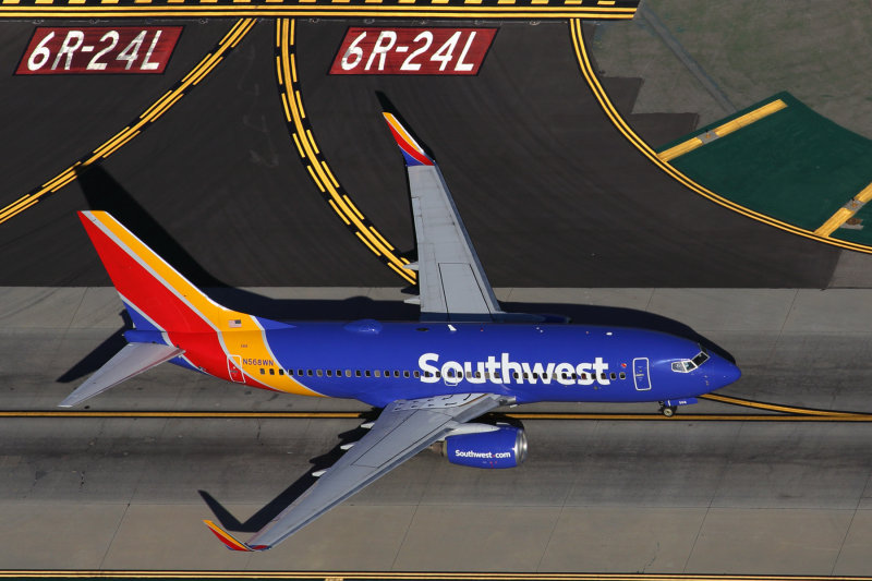 SOUTWEST BOEING 737 700 LAX RF 5K5A5060.jpg