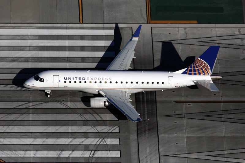 UNITED EXPRESS EMBRAER 175 LAX RF 5K5A5067.jpg