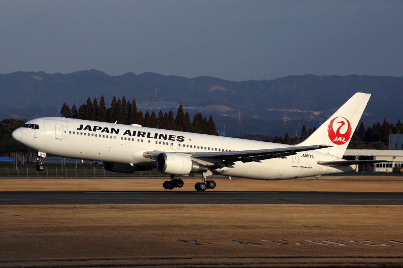 JAPAN AIRLINES BOEING 767 300 KOJ RF 5K5A6989.jpg