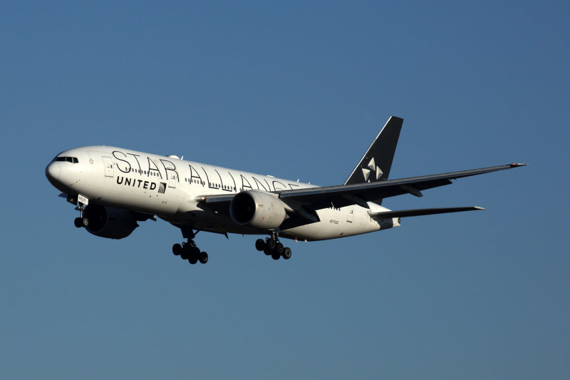 UNITED BOEING 777 200 NRT RF 5K5A6625.jpg