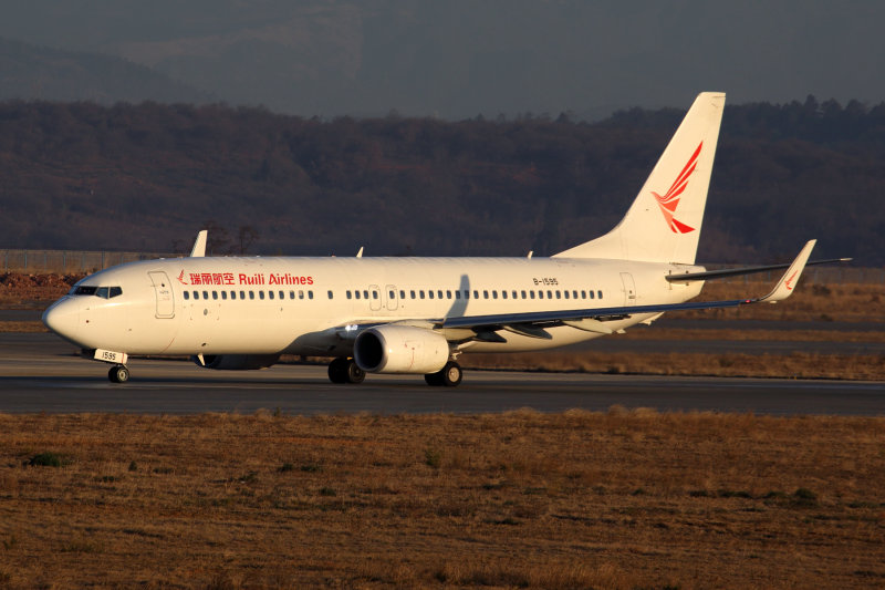 RUILI AIRLINES BOEING 737 800 KMG RF 5K5A7183.jpg