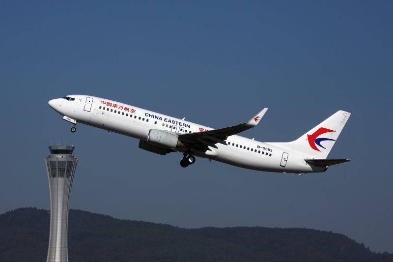 CHINA EASTERN BOEING 737 800 KMG RF 5K5A7460.jpg