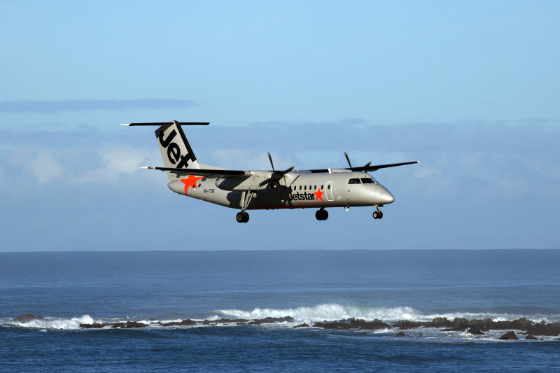 JETSTAR DASH 8 300 WLG RF 5K5A9073.jpg