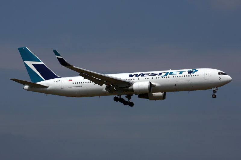 WESTJET_BOEING_767_300_LGW_RF_5K5A0038.jpg