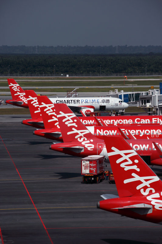 AIR_ASIA_AIRBUS_A320s_KUL_RF_5K5A1429.jpg