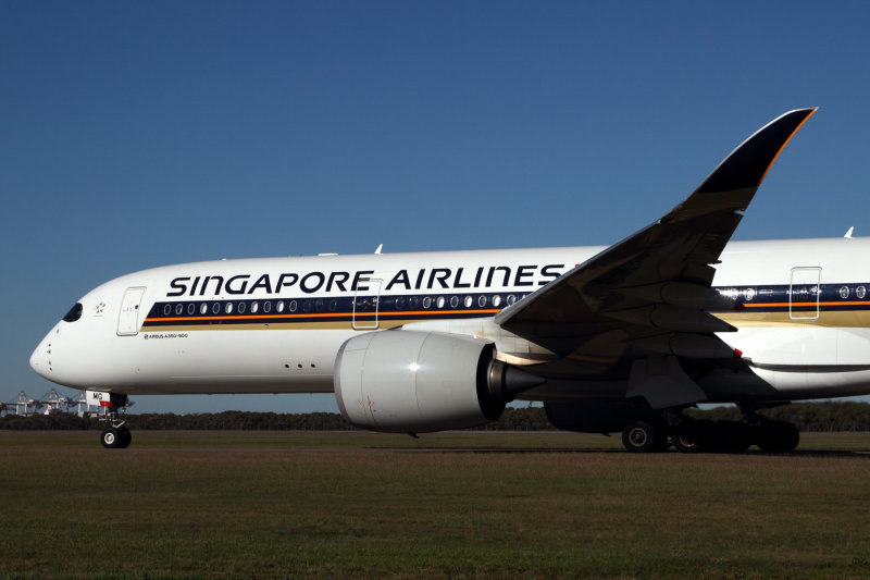 SINGAPORE_AIRLINES_AIRBUS_A350_900_BNE_RF_IMG_8802.jpg