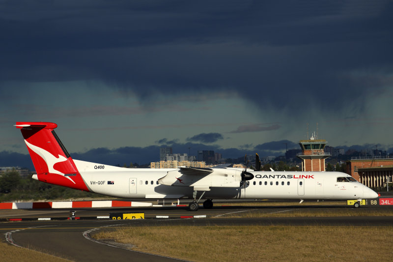 QANTAS_LINK_DASH_8_400_SYD_RF_5K5A3071.jpg