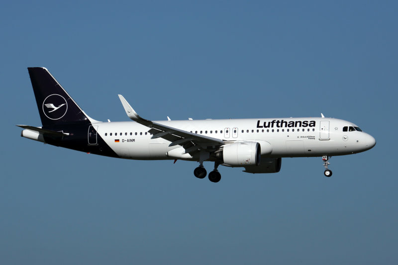 LUFTHANSA_AIRBUS_A320NEO_LHR_RF_5K5A5443.jpg