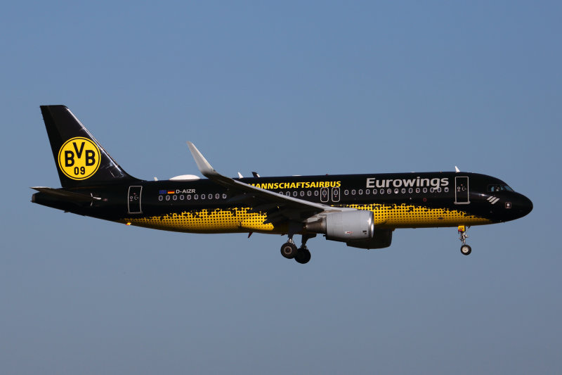 EUROWINGS_AIRBUS_A320_LHR_RF_5K5A5409.jpg