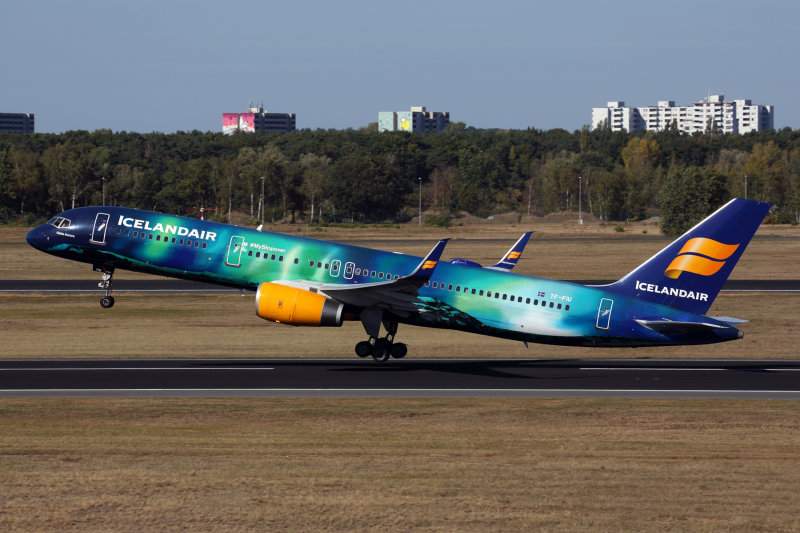 ICELANDAIR_BOEING_757_200_TXL_RF_5K5A4259.jpg