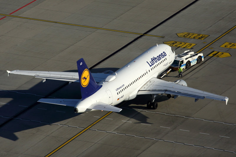 LUFTHANSA_AIRBUS_A319_BUD_RF_5K5A4490.jpg