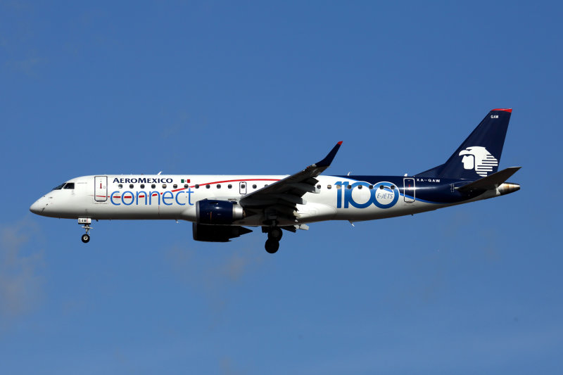 AERO_MEXICO_CONNECT_EMBRAER_190_LAX_RF_5K5A5707.jpg