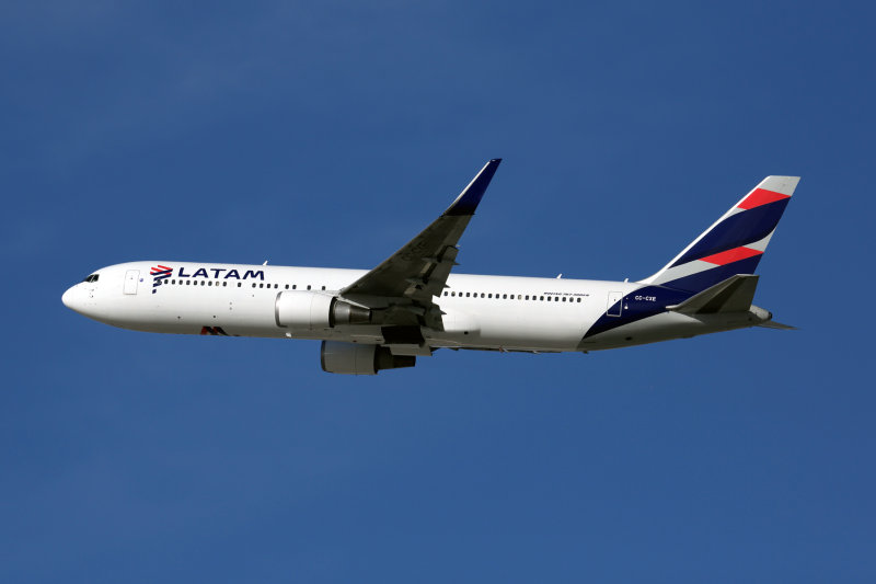 LATAM_BOEING_767_300_LAX_RF_5K5A5884.jpg