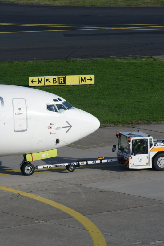 AIR BALTIC BOEING 737 500 DUS RF IMG_6649.jpg