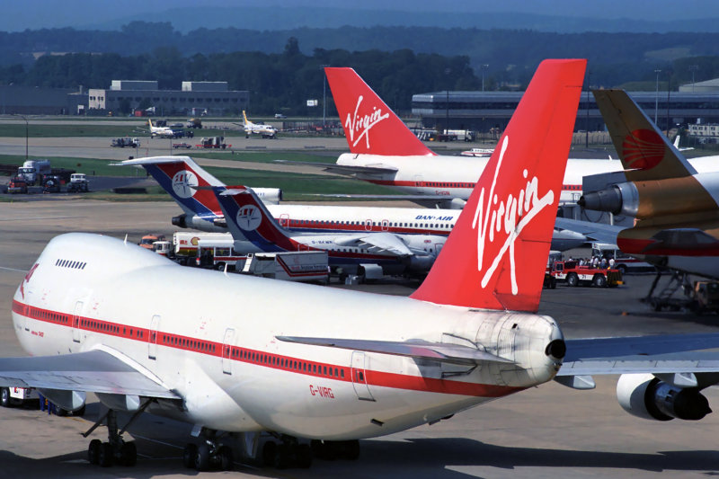 VIRGIN BOEING 747 200 LGW RF 106 3.jpg