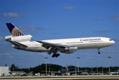 CONTINENTAL DC10 FLL RF V4209.jpg