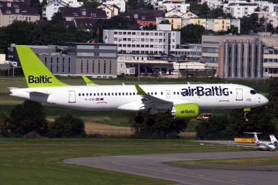 AIR BALTIC A220 300 ZRH RF 5K5A9690.jpg