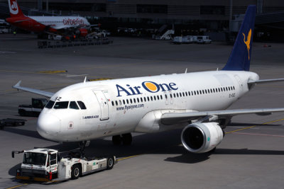 AIR ONE AIRBUS A320 ZRH RF 5K5A9751.jpg