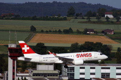 SWISS AIRBUS A220 100 ZRH RF 5K5A9616.jpg