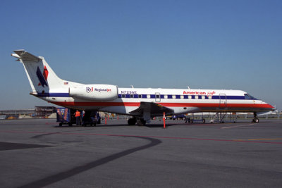 AMERICAN EAGLE EMBRAER 135 JFK RF 1630 9.jpg