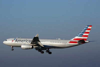 AMERICAN AIRBUS A330 200 FCO RF 5K5A0852.jpg