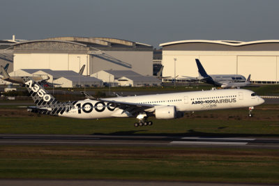 AIRBUS A350 1000