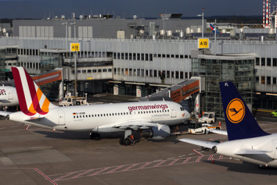 GERMANWINGS LUFTHANSA AIRCRAFT DUS RF K5A2803.jpg