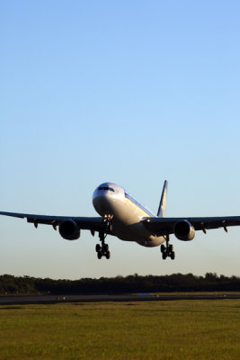 SINGAPORE AIRLINES AIRBUS A330 300 BNE RF  5K5A0641.jpg