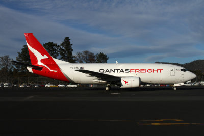 QANTAS_FREIGHT_BOEING_737_300F_HBA_RF_IMG_9011.jpg